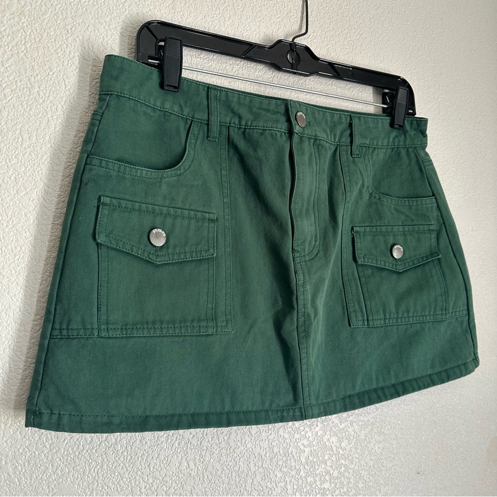 RSQ Green Mini Skirt Size Large with Front Pockets Streetwear Grunge Boho - Picture 2 of 6